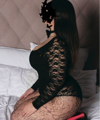 Живу в Москве и предлагаю широкий спектр интимных услуг, созданных для удовлетворения твоих самых заветных фантазий. Мои возможности огромны: от классического секса до эротического массажа, позволяющего расслабиться и насладиться каждым прикосновением. Мои отзывы говорят о моей искренности и профессионализме, а фото позволят тебе представить, какими нежными и соблазнительными будут наши встречи. Так что не медли, дай себе возможность испытать настоящее блаженство со мной! 😘💋 4934, 25 лет